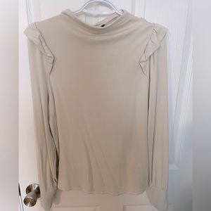 RW&CO. Long sleeved jersey knit shirt. Size: M. Colour: Oatmeal